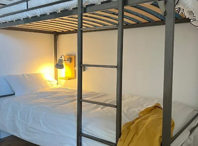 The Wing 호스텔 *