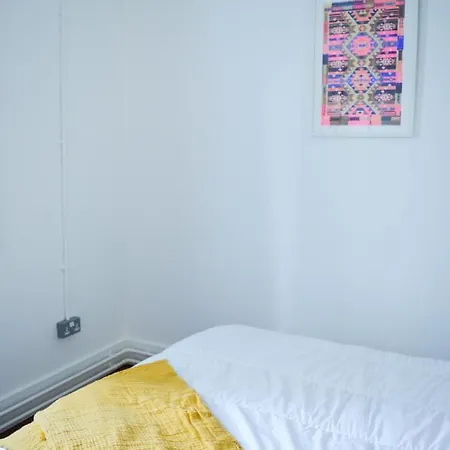 The Wing Hostel Bristol