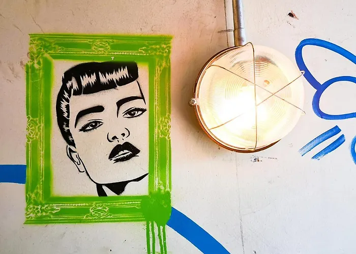 The Wing Хостел *